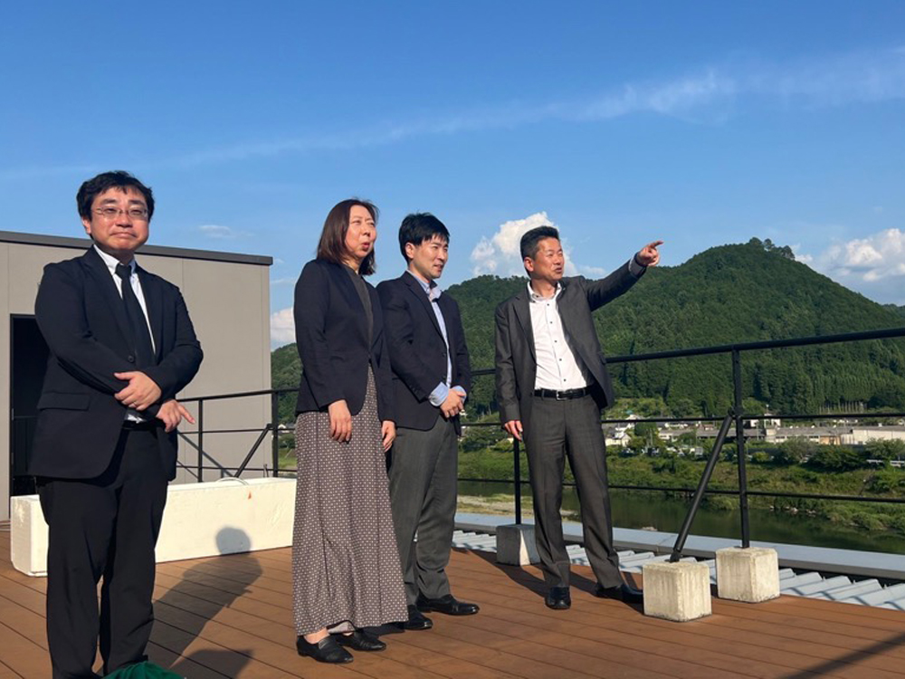 地方創生伴走支援官視察訪問の様子。