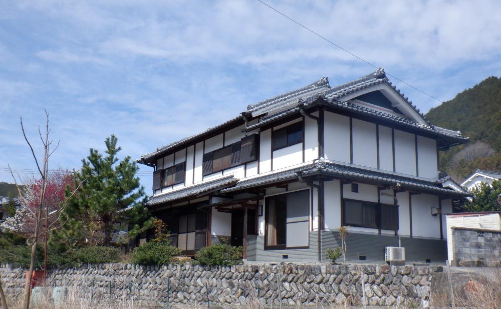 木造2階建ての木造家屋